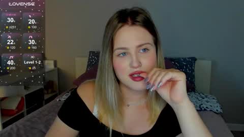 Sarah online show from 09/09/25, 01:38