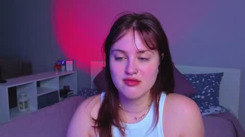 Snapshot of sarah_soul chatting on 06/17/26, 10:54 Sarah online show from 06/17/26, 10:54