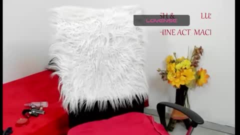 Snapshot of sarah_sweett chatting on 05/07/26, 10:42 Sarah online show from 05/07/26, 10:42