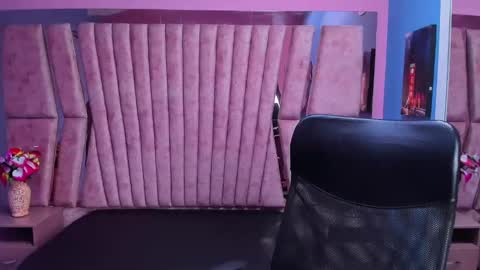 Snapshot of sarah_sweett_ chatting on 01/20/25, 01:53 Sarah online show from 01/20/25, 01:53