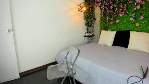 Sarah Deyvis online show from 11/26/25, 03:02