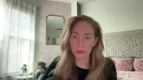 Sarah online show from 04/28/26, 05:18