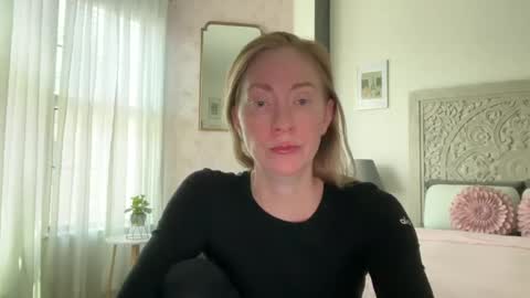 Sarah online show from 06/17/26, 06:42