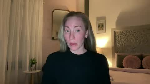 Sarah online show from 06/19/26, 03:55