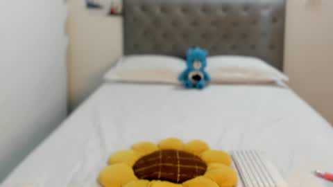 sarahgrant_ online show from 02/06/25, 02:44