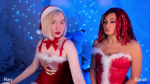 Snapshot of sarahholly chatting on 12/15/24, 03:53 Divine Sarah NONUDE model online show from 12/15/24, 03:53