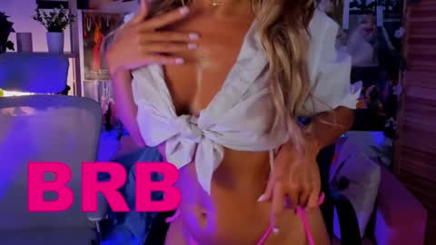 Snapshot of sarahholly chatting on 01/02/25, 10:48 Divine Sarah NONUDE model online show from 01/02/25, 10:48