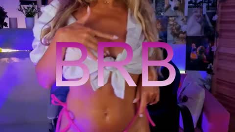 Snapshot of sarahholly chatting on 03/06/25, 11:47 Divine Sarah NONUDE model online show from 03/06/25, 11:47