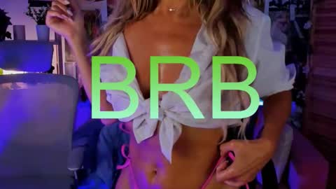 Snapshot of sarahholly chatting on 10/25/25, 11:07 Divine Sarah NONUDE model online show from 10/25/25, 11:07