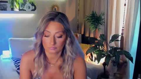 Divine Sarah NONUDE model online show from 07/07/26, 12:53