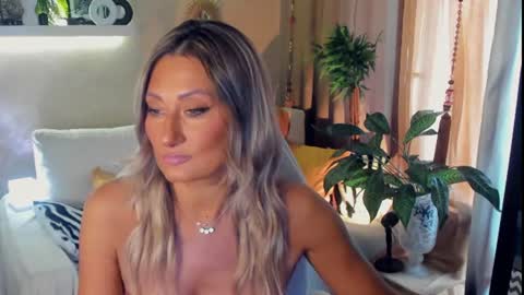 Divine Sarah NONUDE model online show from 07/13/26, 08:06