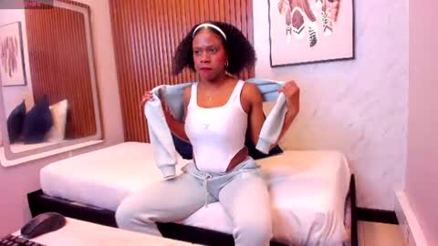Snapshot of sarahi_pusey chatting on 06/24/26, 12:04 Sarahi pusey online show from 06/24/26, 12:04