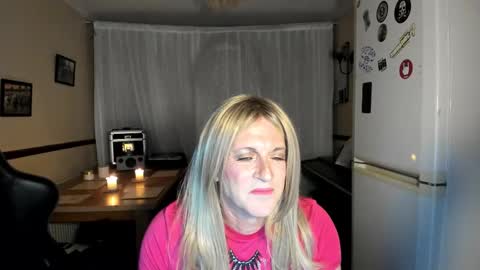 SarahLorraine online show from 11/02/25, 11:07