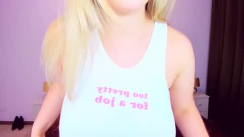 Sarah online show from 12/22/24, 03:55