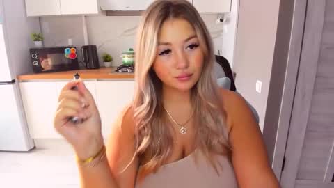 Sarah online show from 09/19/25, 12:06