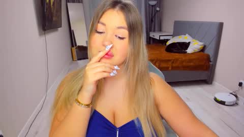 Sarah online show from 02/09/26, 02:43