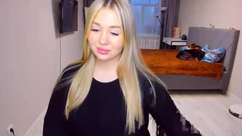 Sarah online show from 04/15/26, 03:52