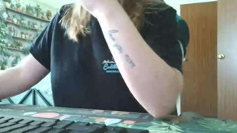 Sarah online show from 07/20/26, 09:06