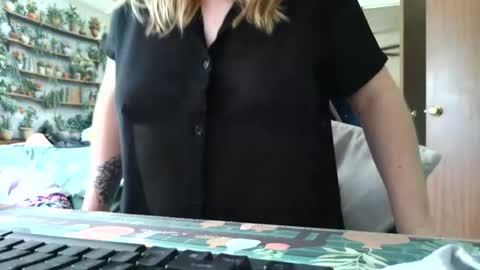 Sarah online show from 07/30/26, 05:12