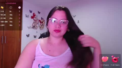 Snapshot of sarahros1 chatting on 02/26/25, 01:53 Sarah online show from 02/26/25, 01:53