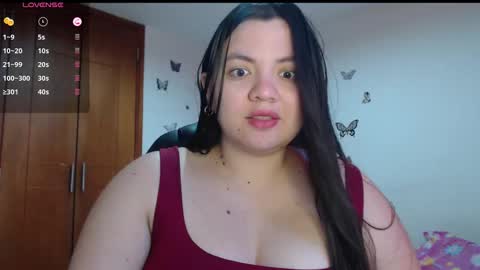 Snapshot of sarahros1 chatting on 10/19/25, 10:43 Sarah online show from 10/19/25, 10:43