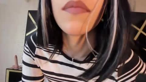 Snapshot of sarahrossi1 chatting on 06/19/26, 01:15 SARAH online show from 06/19/26, 01:15