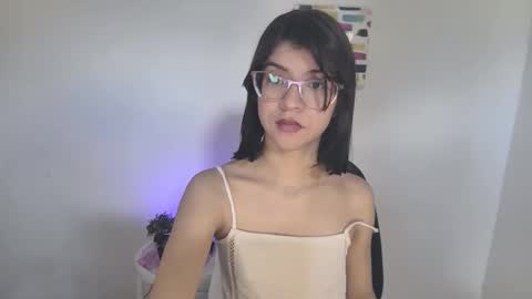 Snapshot of sarahsmitt chatting on 10/02/25, 06:15 Sarah online show from 10/02/25, 06:15