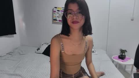 Snapshot of sarahsmitt chatting on 10/20/25, 06:41 Sarah online show from 10/20/25, 06:41