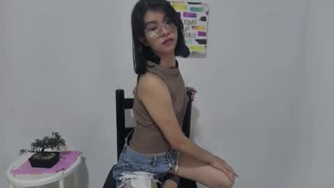 Snapshot of sarahsmitt chatting on 10/21/25, 07:14 Sarah online show from 10/21/25, 07:14