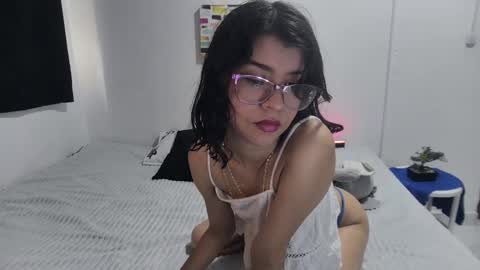 Snapshot of sarahsmitt chatting on 10/26/25, 03:07 Sarah online show from 10/26/25, 03:07