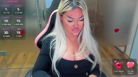 Snapshot of sarahstone_ chatting on 04/02/26, 06:44 Sarah online show from 04/02/26, 06:44