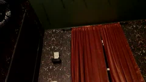 sarahsweetie17 online show from 10/13/25, 02:55