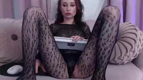 Snapshot of saraiangel chatting on 09/13/25, 08:41 Sarai online show from 09/13/25, 08:41