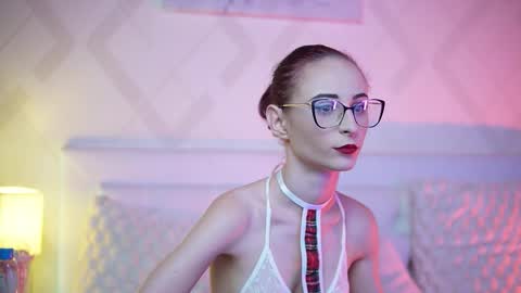 Snapshot of saraiangel chatting on 09/20/25, 08:54 Sarai online show from 09/20/25, 08:54