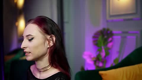 Snapshot of saraiangel chatting on 11/05/25, 10:10 Sarai online show from 11/05/25, 10:10