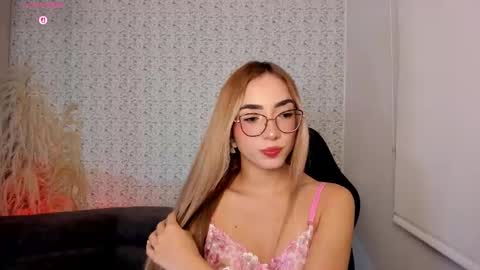 Sara jones   online show from 12/01/25, 08:58