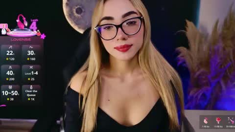 Sara jones   online show from 06/05/26, 04:02