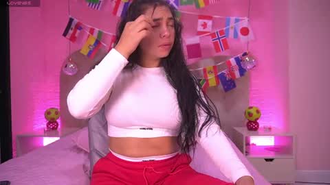 Snapshot of sarak_ chatting on 07/11/26, 11:57 Sara online show from 07/11/26, 11:57