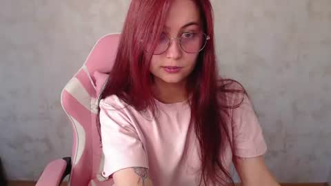 Snapshot of sarakinski chatting on 06/20/26, 12:08 Sara online show from 06/20/26, 12:08