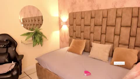 Sara online show from 09/13/25, 12:38