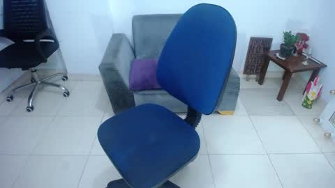 Saraloves online show from 12/05/25, 10:57