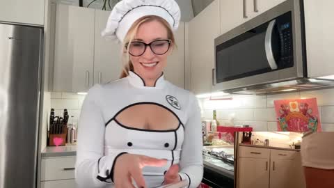 Back from Vacay  Follow for more here  online show from 10/28/25, 02:15