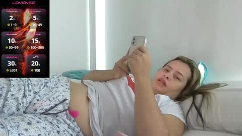 sara martinez online show from 02/18/25, 03:54