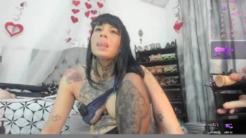 Snapshot of saramartins01 chatting on 02/12/25, 08:40 jhoa online show from 02/12/25, 08:40