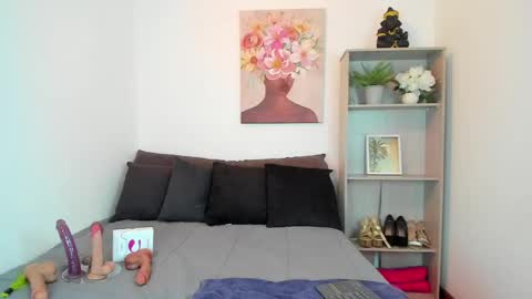 saramilf_69 online show from 04/23/26, 04:35