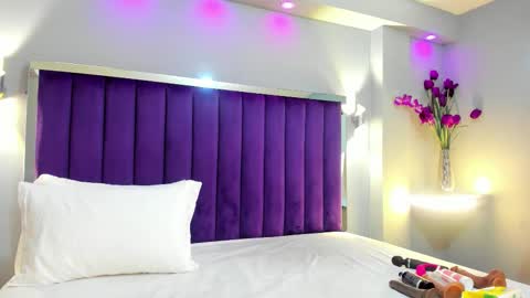 Sara   online show from 10/30/25, 10:43