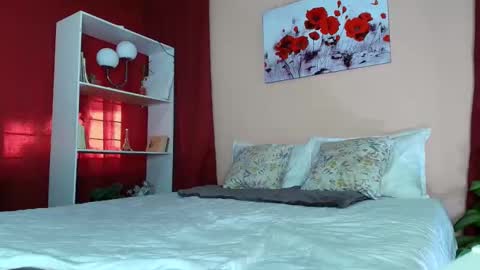 Snapshot of sarasolei chatting on 10/27/25, 10:03 ZaraSolei online show from 10/27/25, 10:03