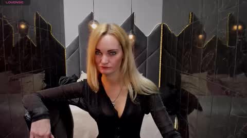 Sara online show from 09/19/25, 01:56