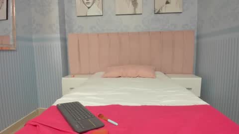 Snapshot of sarasweet18_ chatting on 03/06/25, 05:00 Sara online show from 03/06/25, 05:00