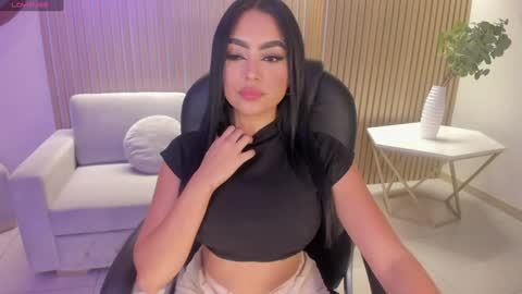 Sara Winstone online show from 01/16/25, 07:41